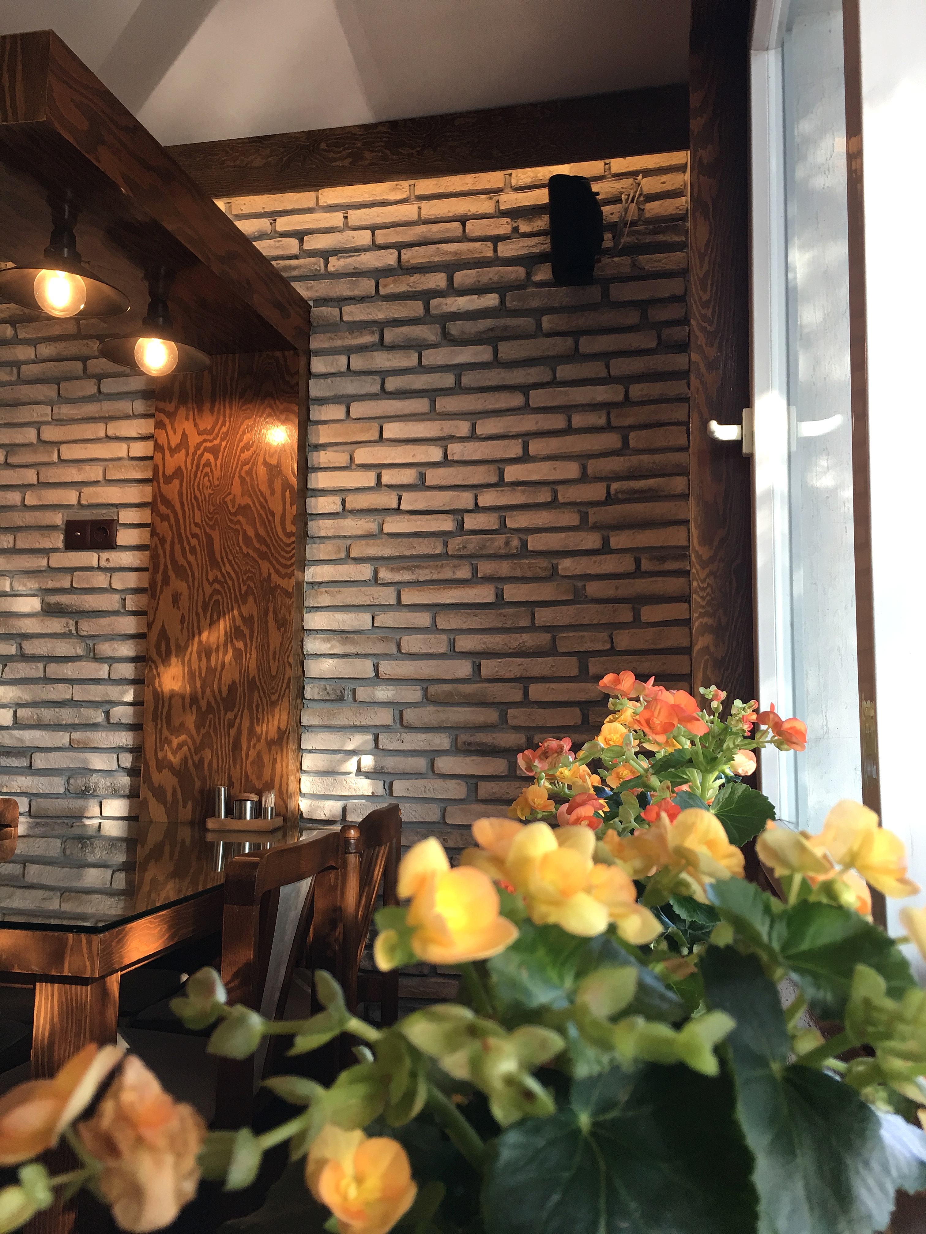 Restaurant & Cafe